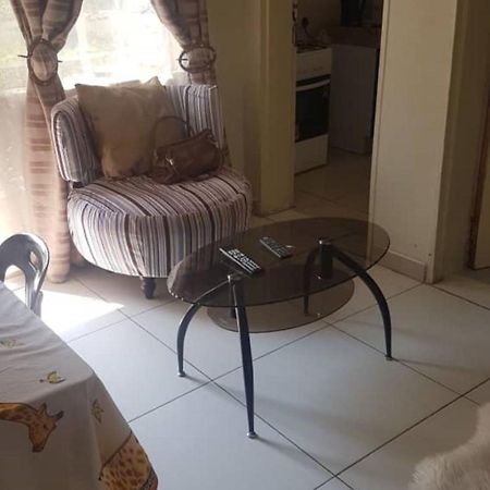 Carlcyn Homestay Gaborone Dış mekan fotoğraf