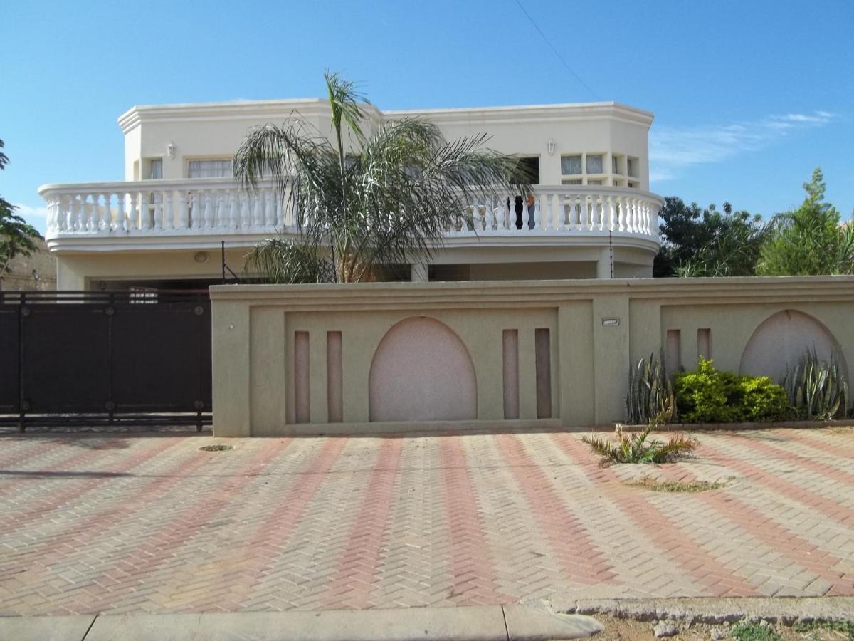 Carlcyn Homestay Gaborone Dış mekan fotoğraf