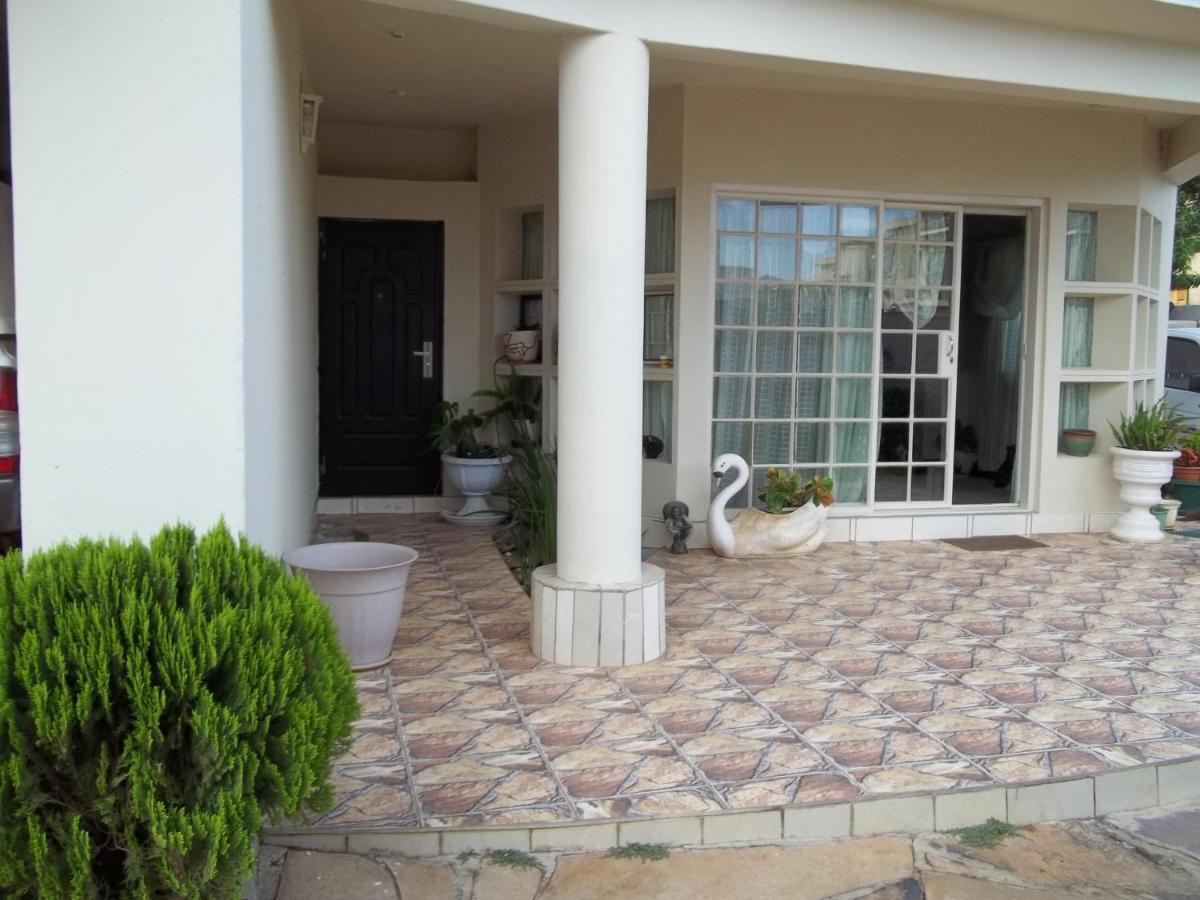 Carlcyn Homestay Gaborone Dış mekan fotoğraf