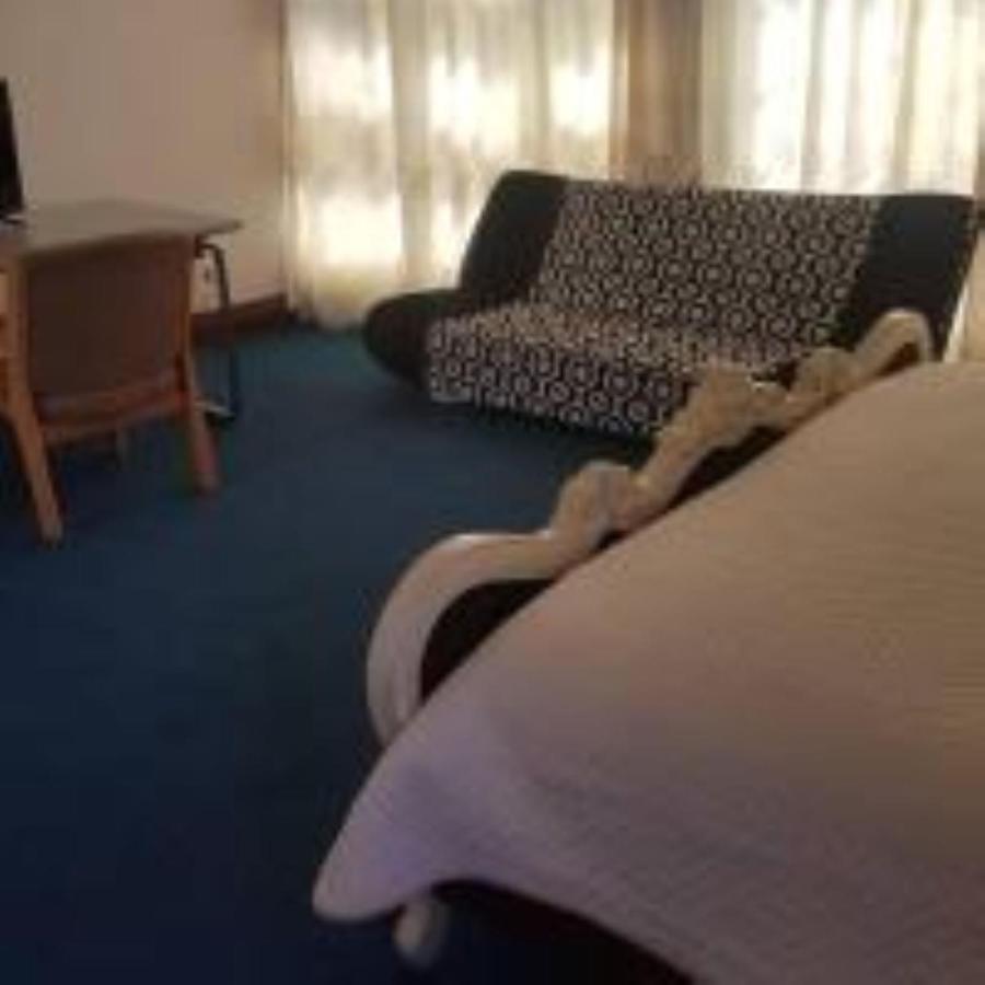 Carlcyn Homestay Gaborone Dış mekan fotoğraf