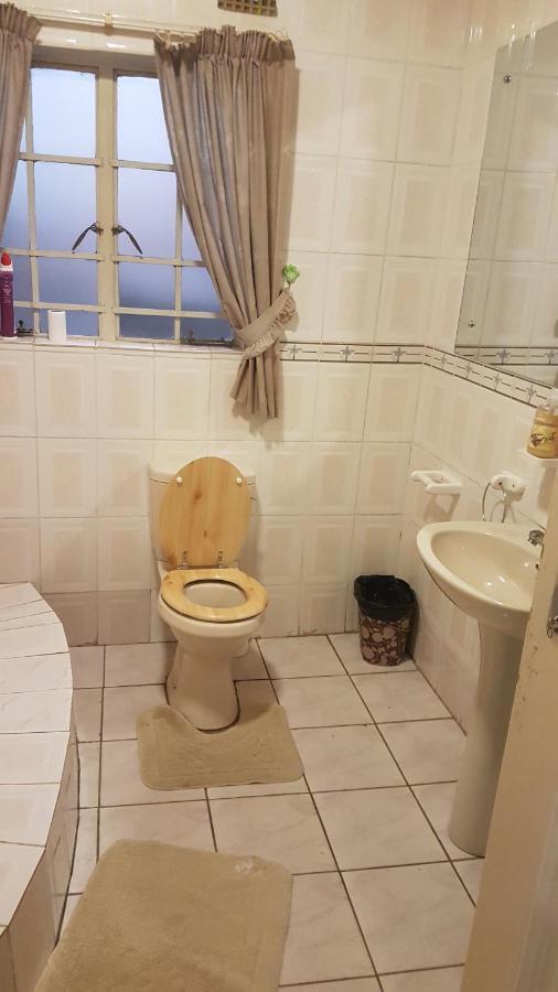Carlcyn Homestay Gaborone Dış mekan fotoğraf